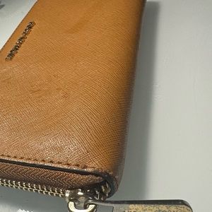 Michael kors wallet